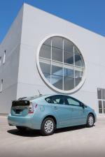 Toyota Prius Plug-In Hybrid 2012 года